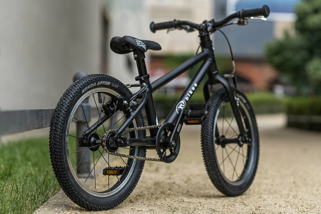 Lekki rower dla dziecka KUbikes 16L MTB Czarny