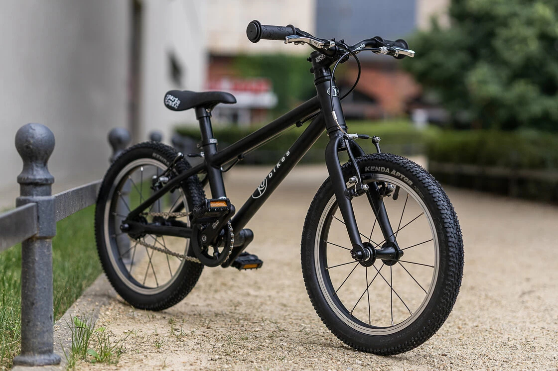 Lekki rower dla dziecka KUbikes 16L MTB Czarny