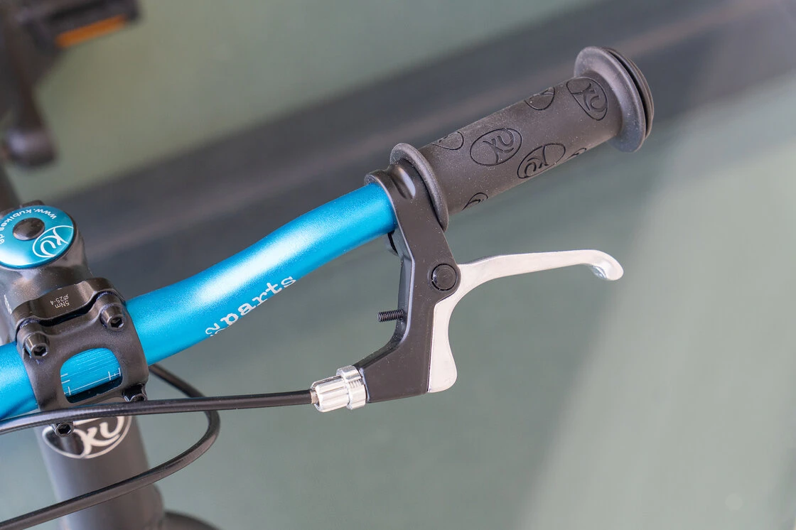 Lekki rower dla dziecka KUbikes 16L MTB Czarny / laser niebieski