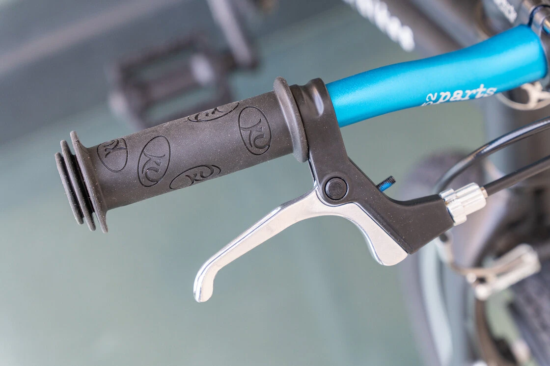 Lekki rower dla dziecka KUbikes 16S MTB Czarny / laser niebieski