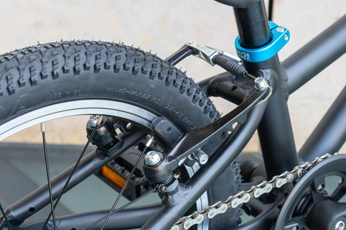 Lekki rower dla dziecka KUbikes 16S MTB Czarny / laser niebieski