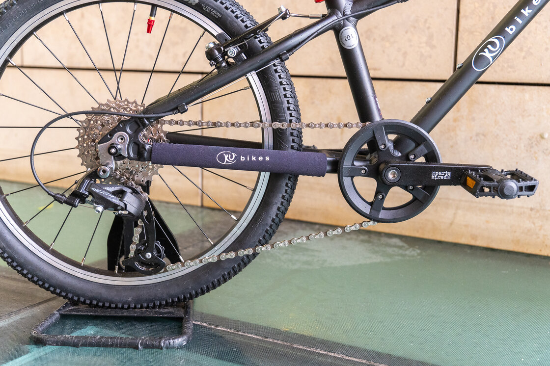 Lekki rower dla dziecka KUbikes 20 L MTB Czarny + laser red