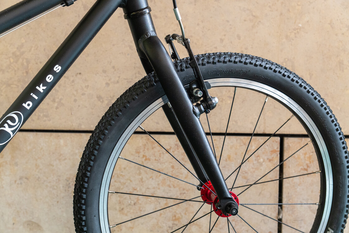 Lekki rower dla dziecka KUbikes 20 L MTB Czarny + laser red