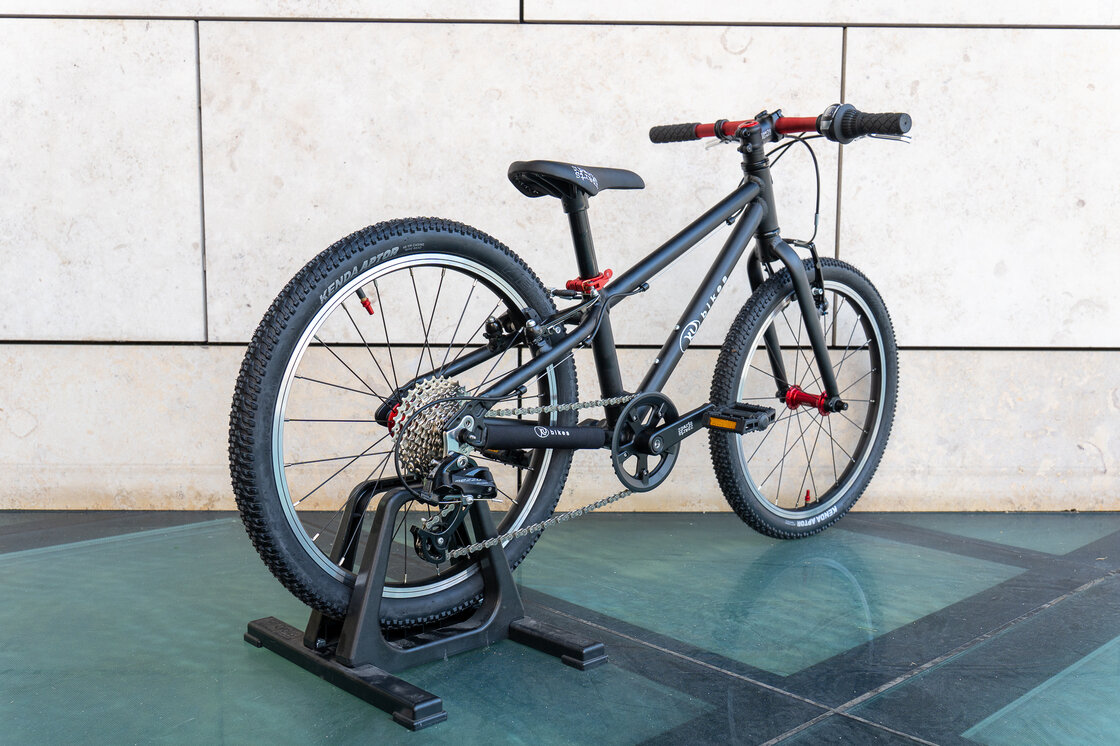 Lekki rower dla dziecka KUbikes 20 L MTB Czarny + laser red