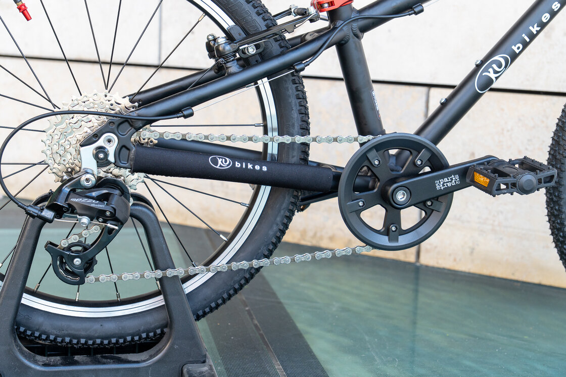 Lekki rower dla dziecka KUbikes 20 L MTB Czarny + laser red
