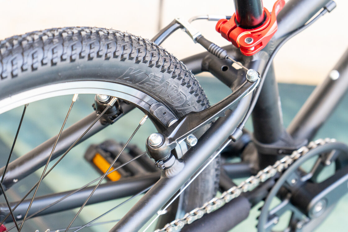 Lekki rower dla dziecka KUbikes 20 L MTB Czarny + laser red