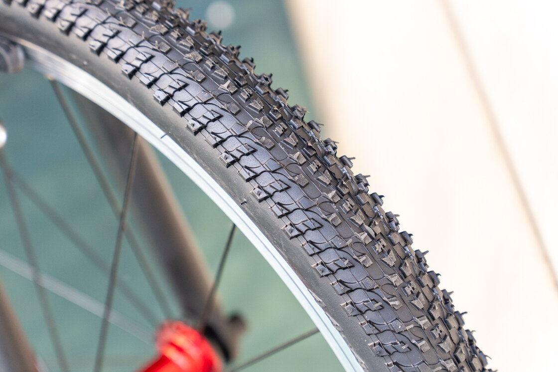 Lekki rower dla dziecka KUbikes 20 L MTB Czarny + laser red