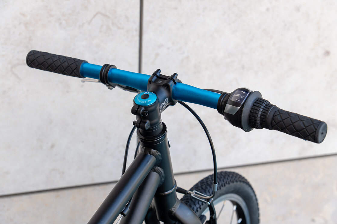Lekki rower dla dziecka KUbikes 20 L MTB Czarny / niebieski