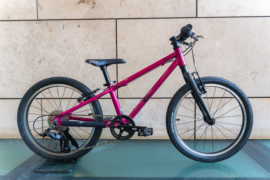 Lekki rower dla dziecka KUbikes 20 L MTB Różowy