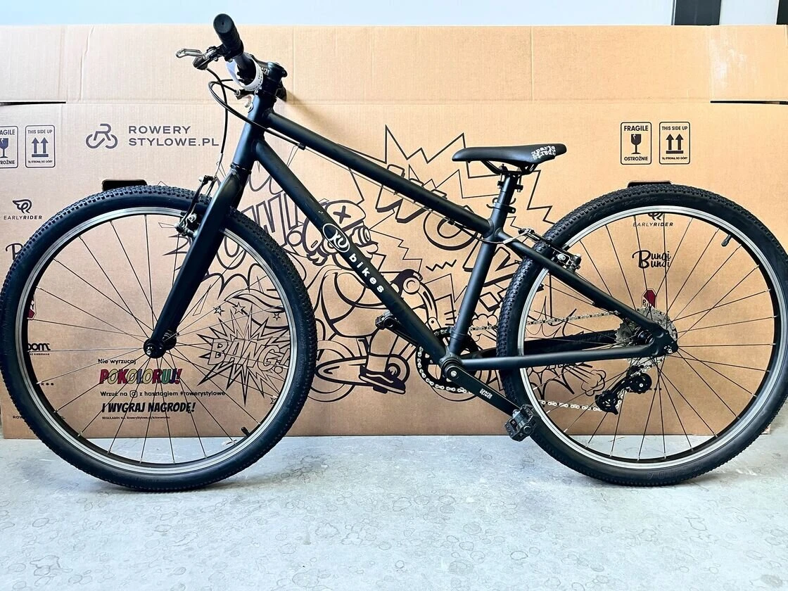 Lekki rower młodzieżowy KUbikes 26 Czarny Outlet czarny