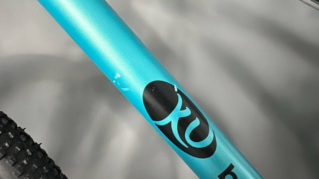 Lekki rower młodzieżowy KUbikes 26 Outlet turkusowy