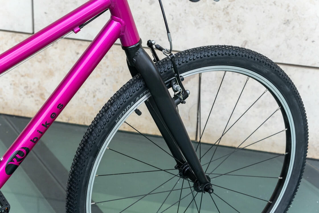 Lekki rower młodzieżowy KUbikes 26 różowy