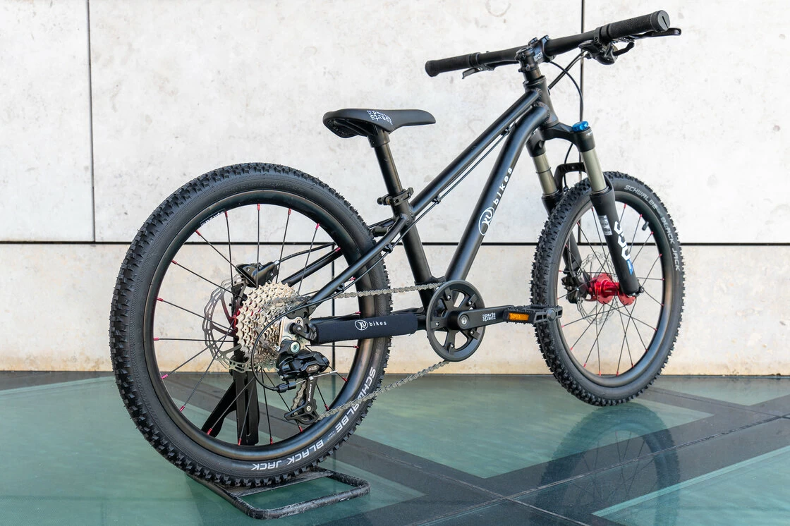 Lekki rowerek amortyzowany KUbikes 20 S MTB DISC czarny