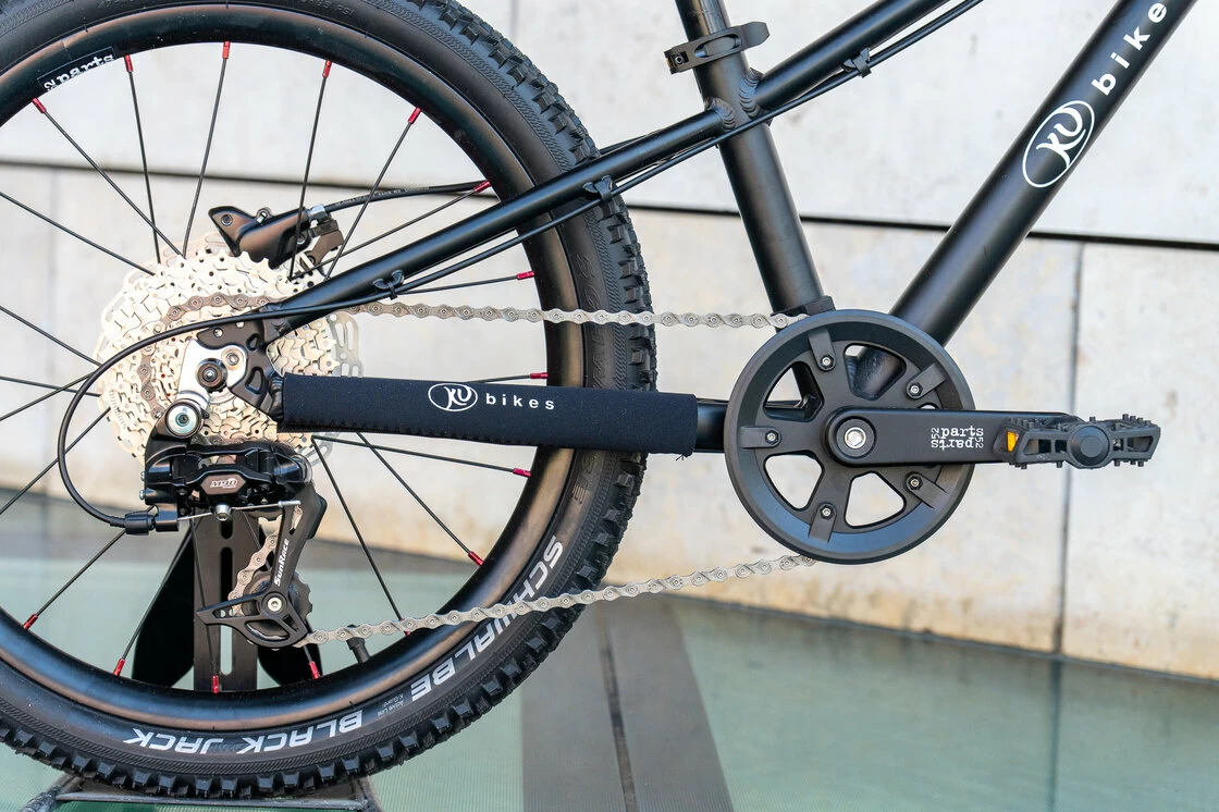 Lekki rowerek amortyzowany KUbikes 20 S MTB DISC czarny