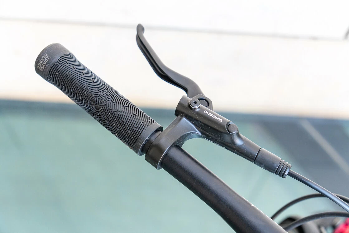 Lekki rowerek amortyzowany KUbikes 20 S MTB DISC czarny