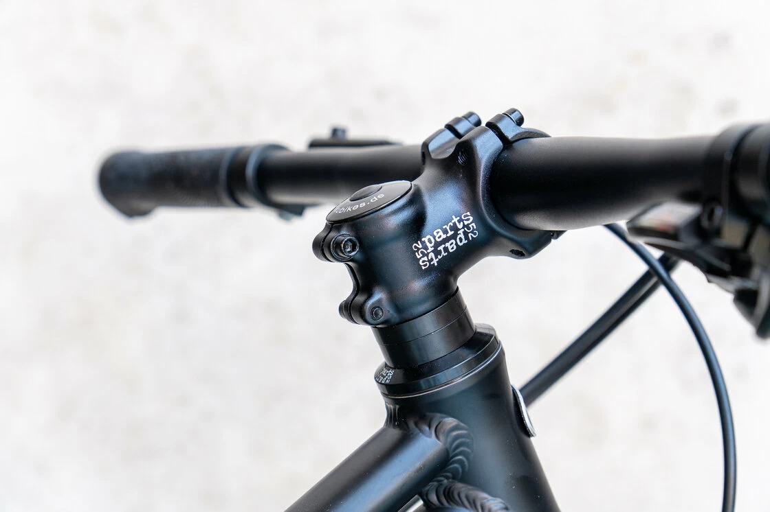 Lekki rowerek amortyzowany KUbikes 20 S MTB DISC czarny
