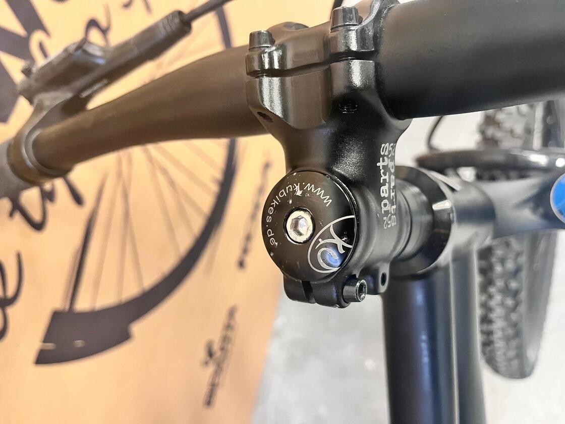 Lekki rowerek amortyzowany KUbikes 20 S MTB DISC czarny