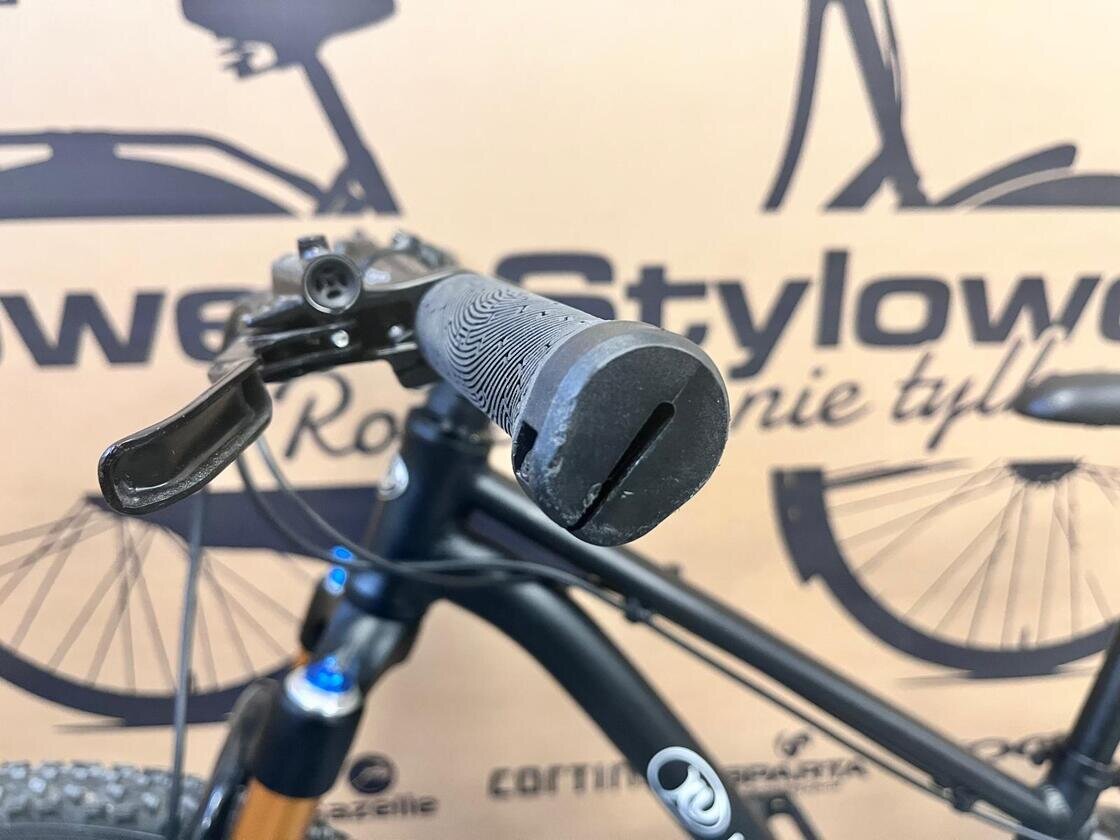 Lekki rowerek amortyzowany KUbikes 20 S MTB DISC czarny