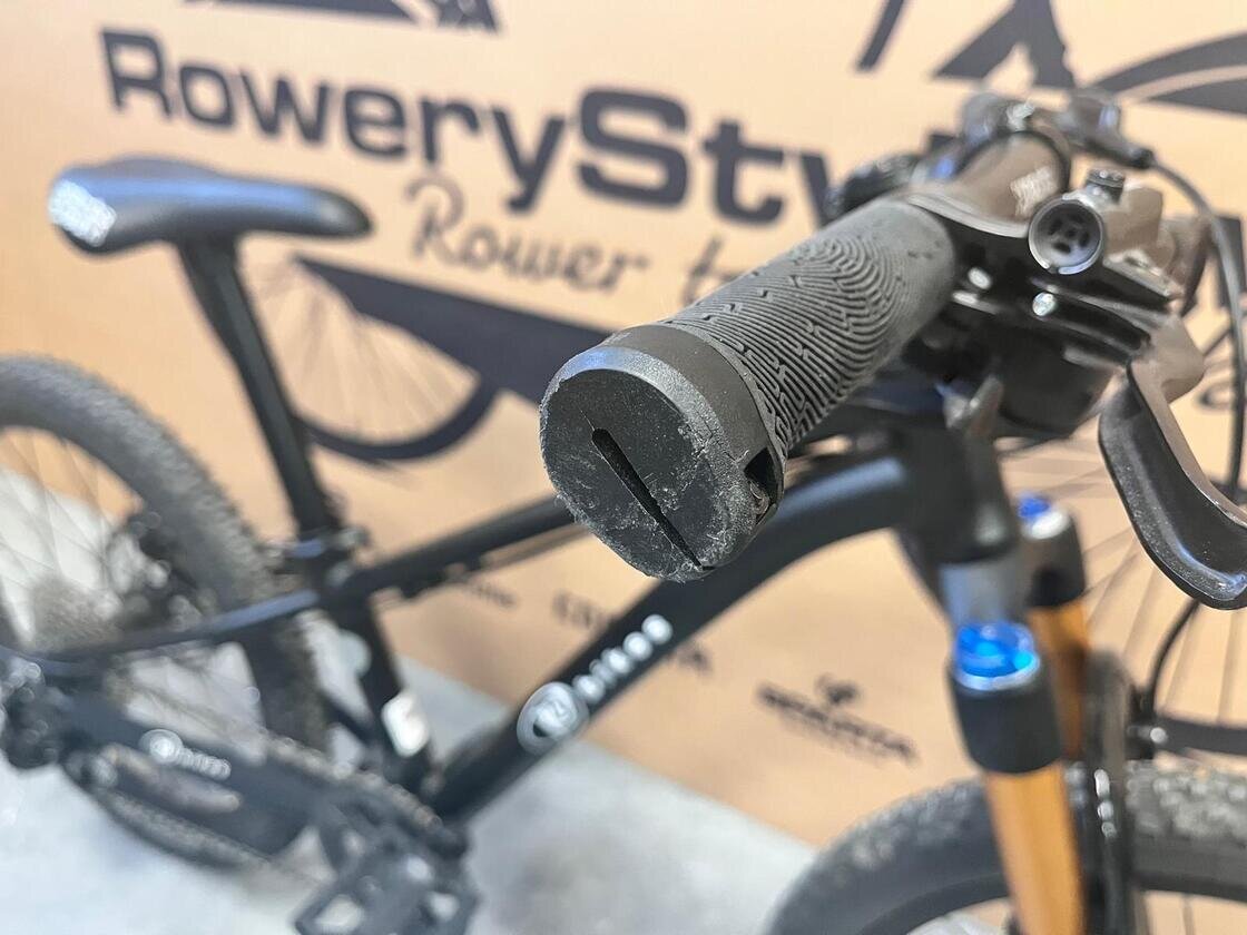Lekki rowerek amortyzowany KUbikes 20 S MTB DISC czarny