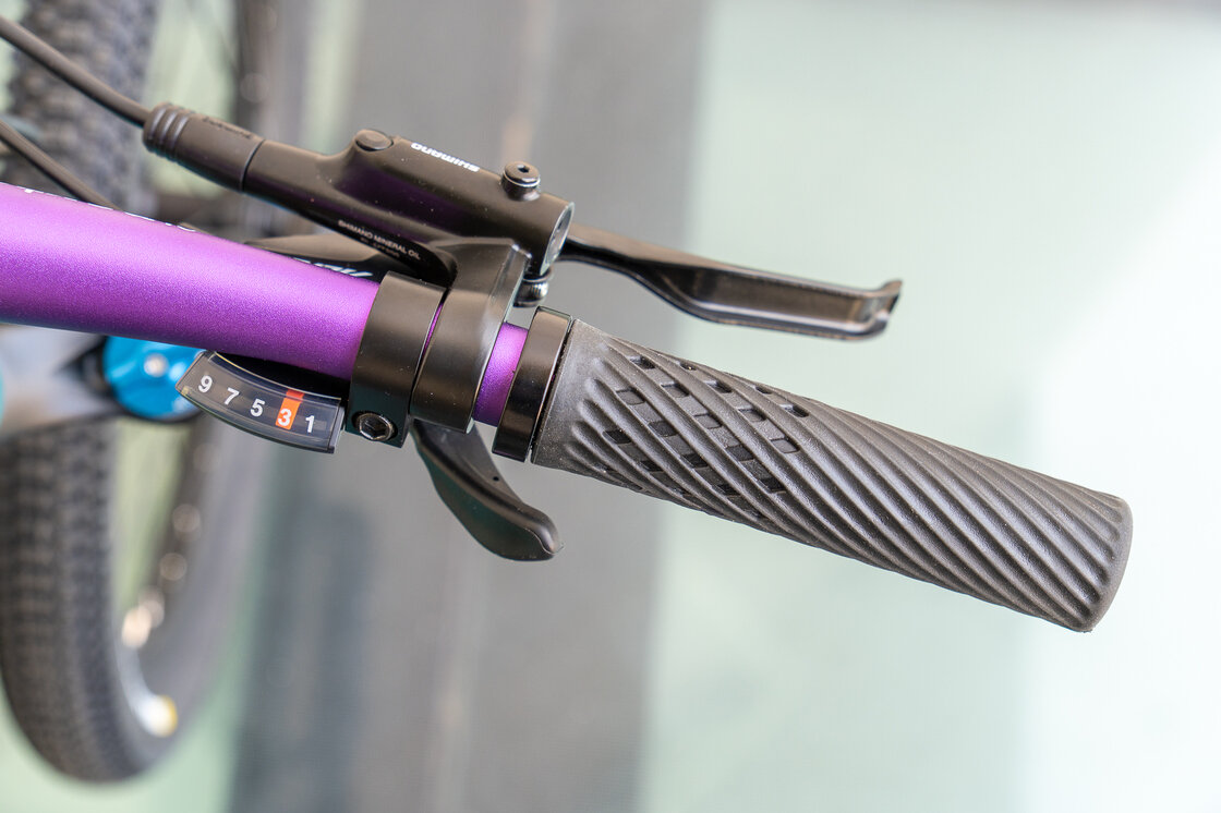 Lekki rowerek amortyzowany KUbikes 20 S MTB DISC Turkusowy + Laser Purple