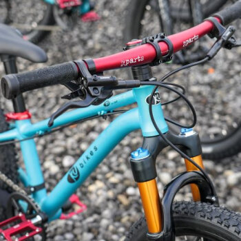 Lekki rowerek amortyzowany KUbikes 20 S MTB DISC turkusowy + laser red