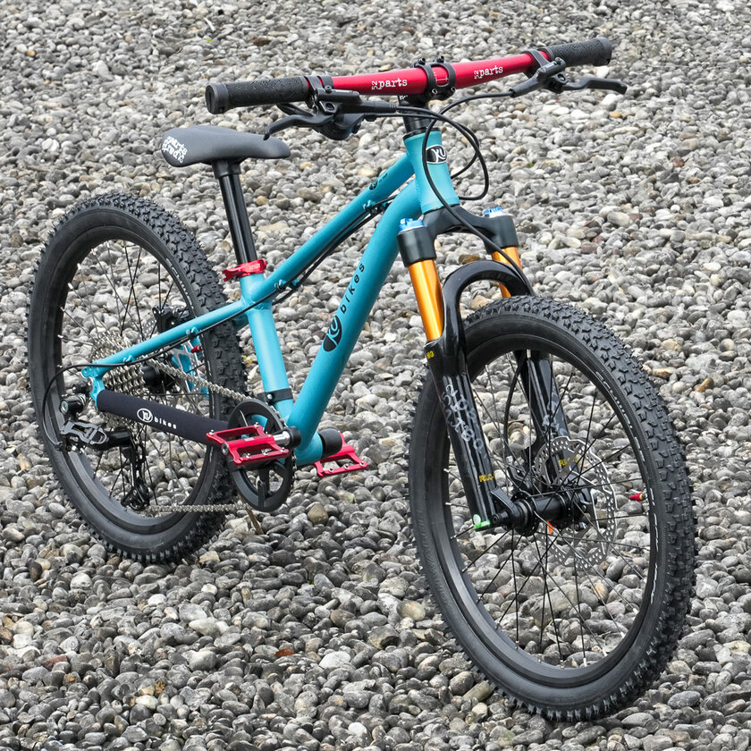 Lekki rowerek amortyzowany KUbikes 20 S MTB DISC turkusowy + laser red