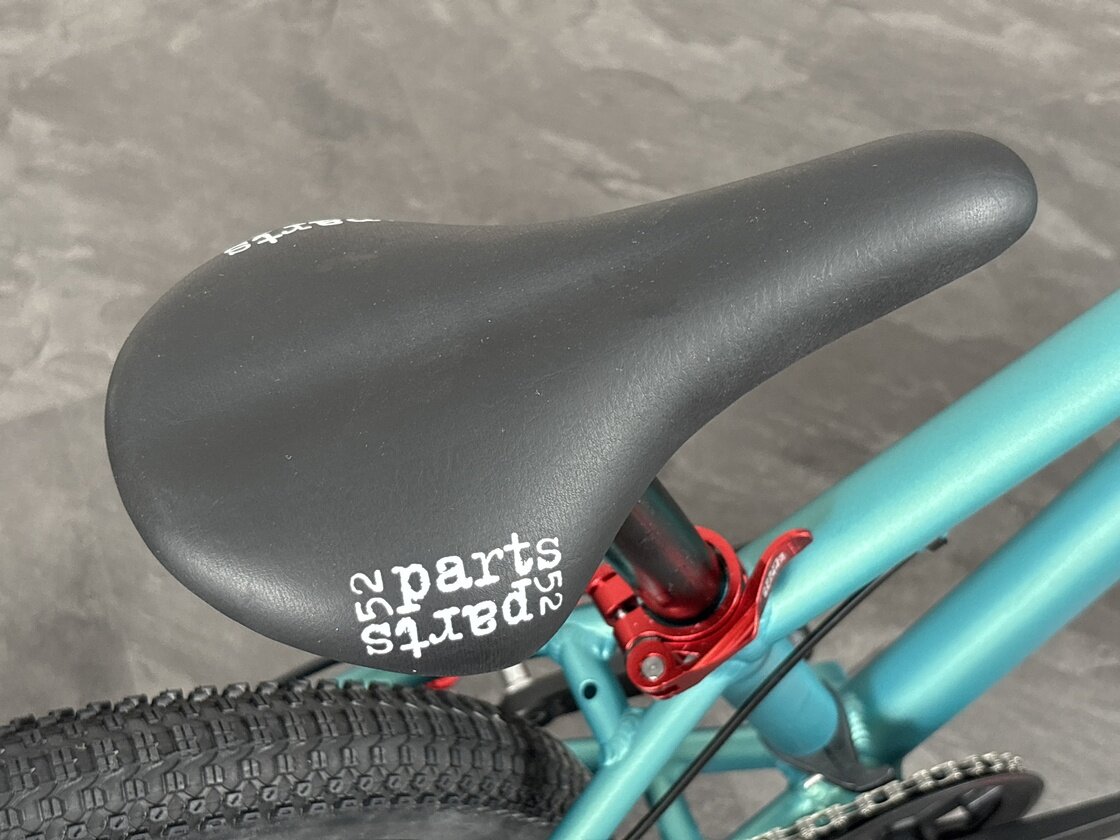 Lekki rowerek amortyzowany KUbikes 20 S MTB DISC turkusowy + laser red