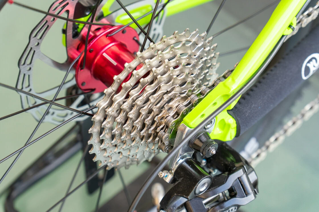 Lekki rowerek amortyzowany KUbikes 20 S MTB DISC zielony