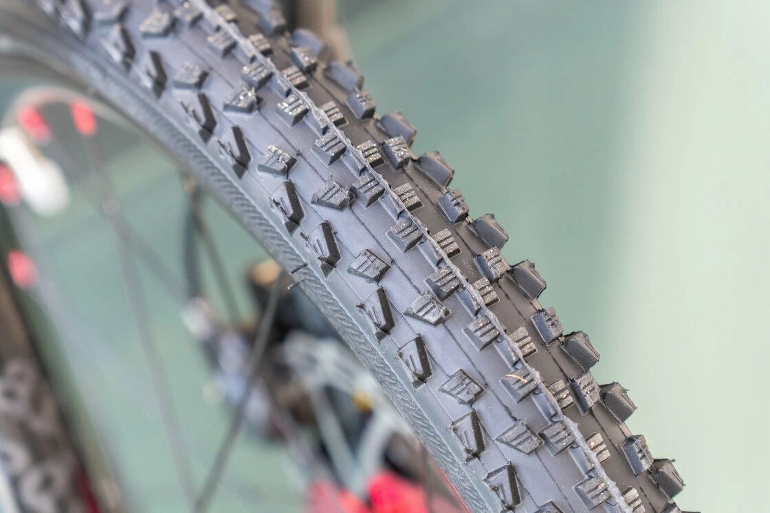 Lekki rowerek amortyzowany KUbikes 20 S MTB DISC zielony