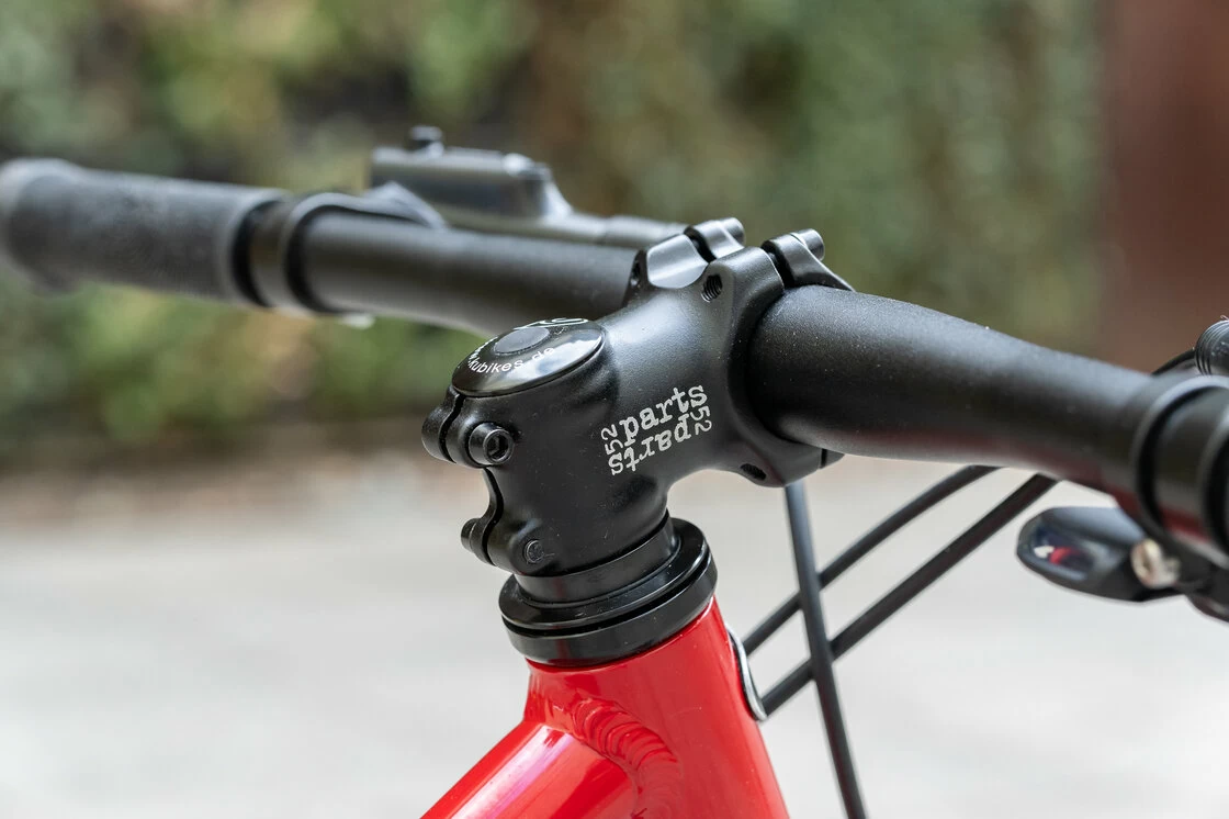 Lekki rowerek amortyzowany KUbikes 24 S MTB DISC czerwony