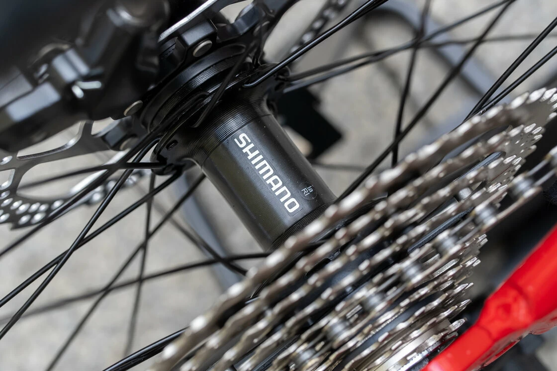 Lekki rowerek amortyzowany KUbikes 24 S MTB DISC czerwony