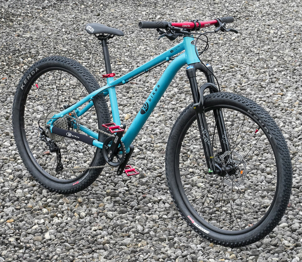 Lekki rowerek amortyzowany KUbikes 26 MTB DISC turkusowy + laser red