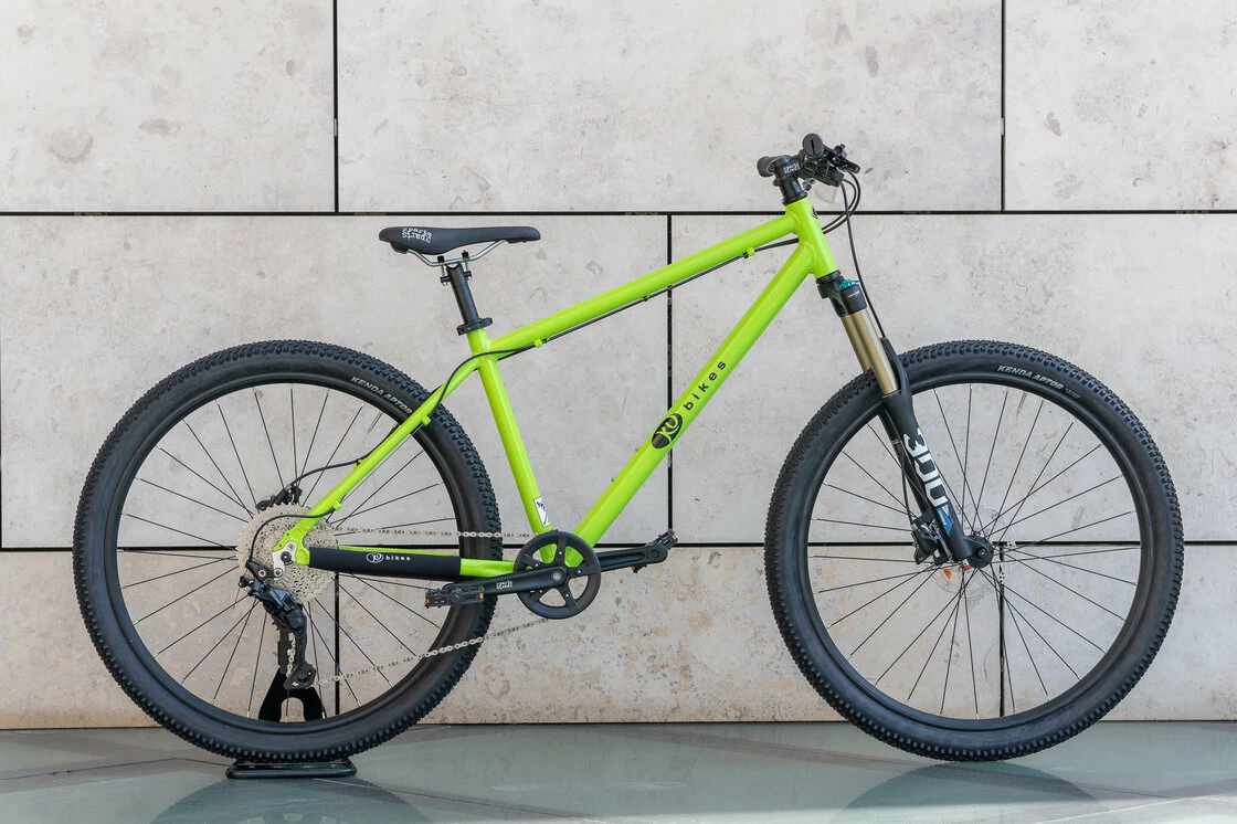 Lekki rowerek amortyzowany KUbikes 27,5 MTB DISC niebieski L