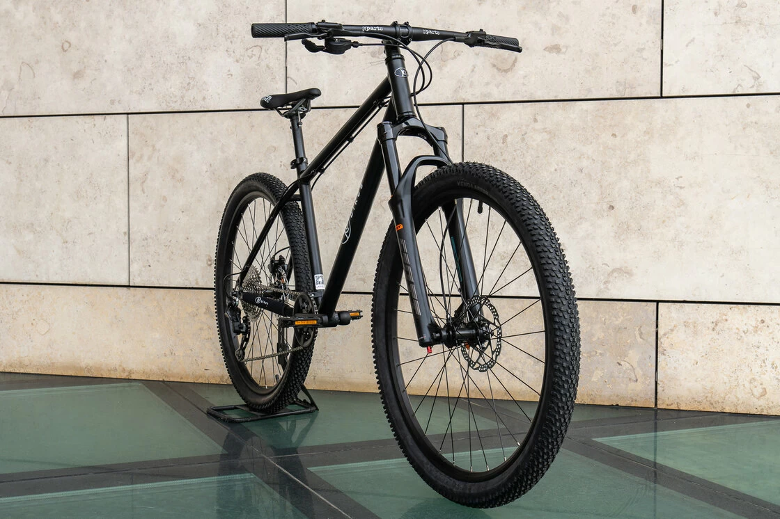 Lekki rowerek amortyzowany KUbikes 27,5 MTB DISC czarny M