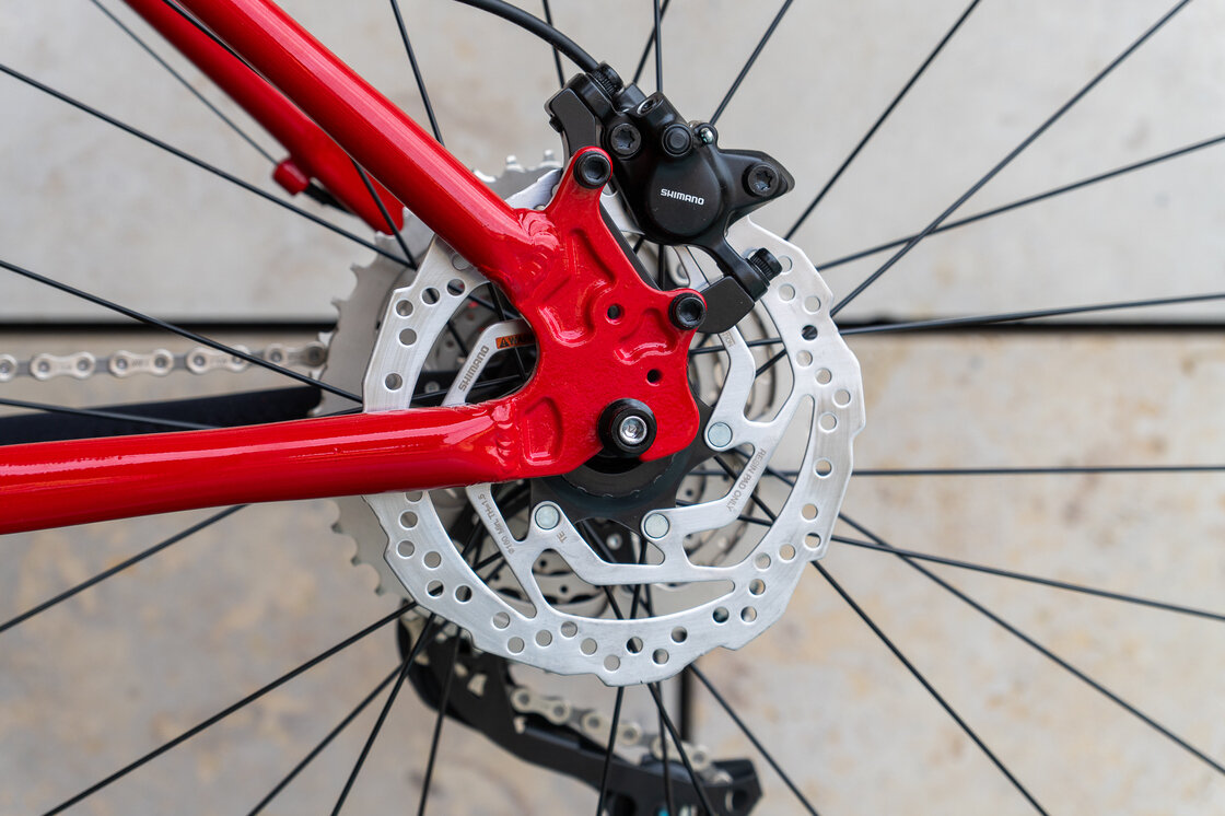 Lekki rowerek amortyzowany KUbikes 27,5 MTB DISC czerwony L