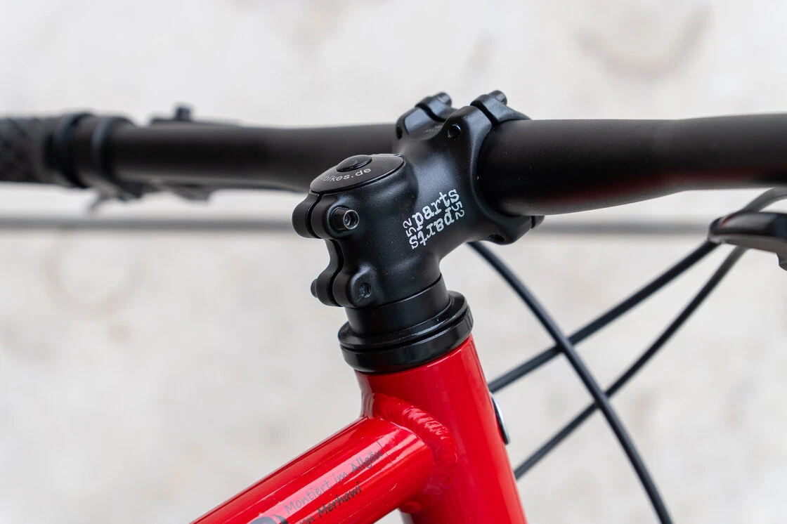 Lekki rowerek amortyzowany KUbikes 27,5 MTB DISC czerwony S