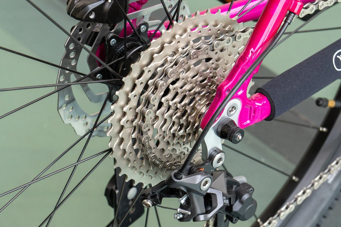 Lekki rowerek amortyzowany KUbikes 27,5 MTB DISC różowy L