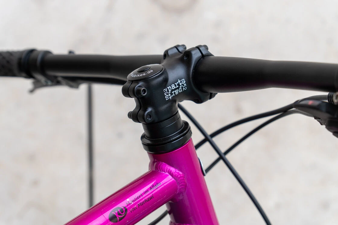 Lekki rowerek amortyzowany KUbikes 27,5 MTB DISC różowy M