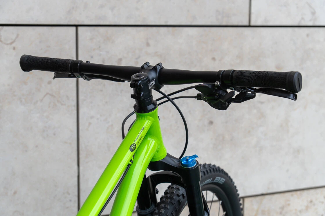 Lekki rowerek amortyzowany KUbikes 27,5 MTB DISC zielony S