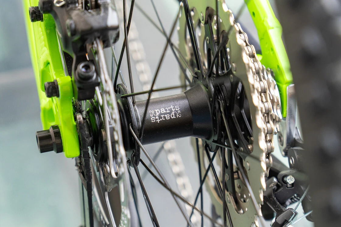 Lekki rowerek amortyzowany KUbikes 27,5 MTB DISC zielony S