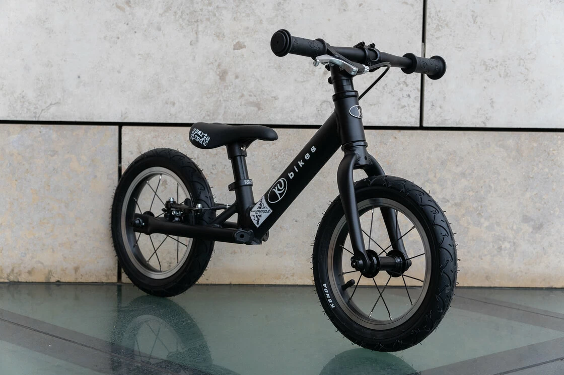 Lekki rowerek biegowy KUbikes 12" Czarny