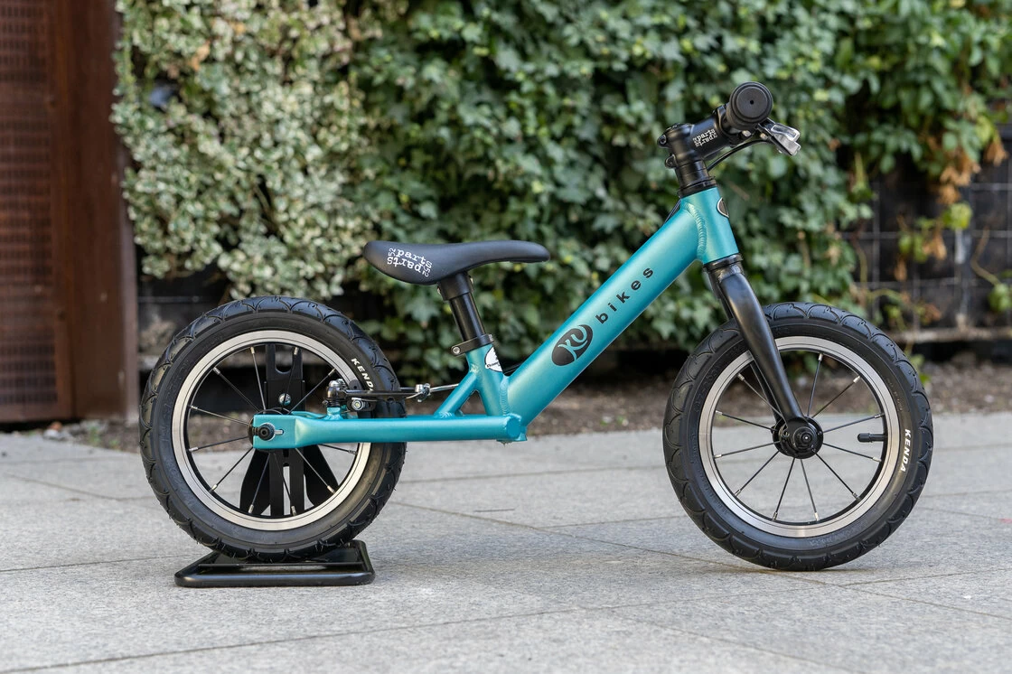 Lekki rowerek biegowy KUbikes 12" Turkusowy