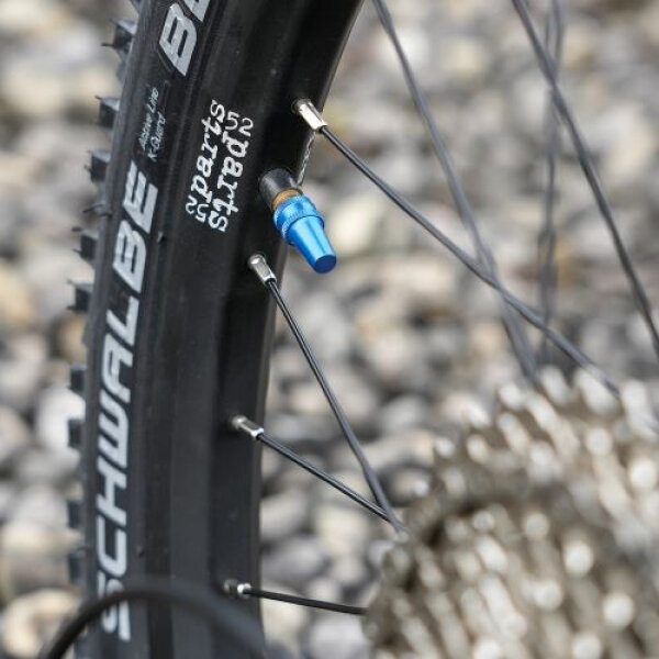 Lekki rowerek dziecięcy KUbikes 29 S MTB DISC Czarny + Laser Blue