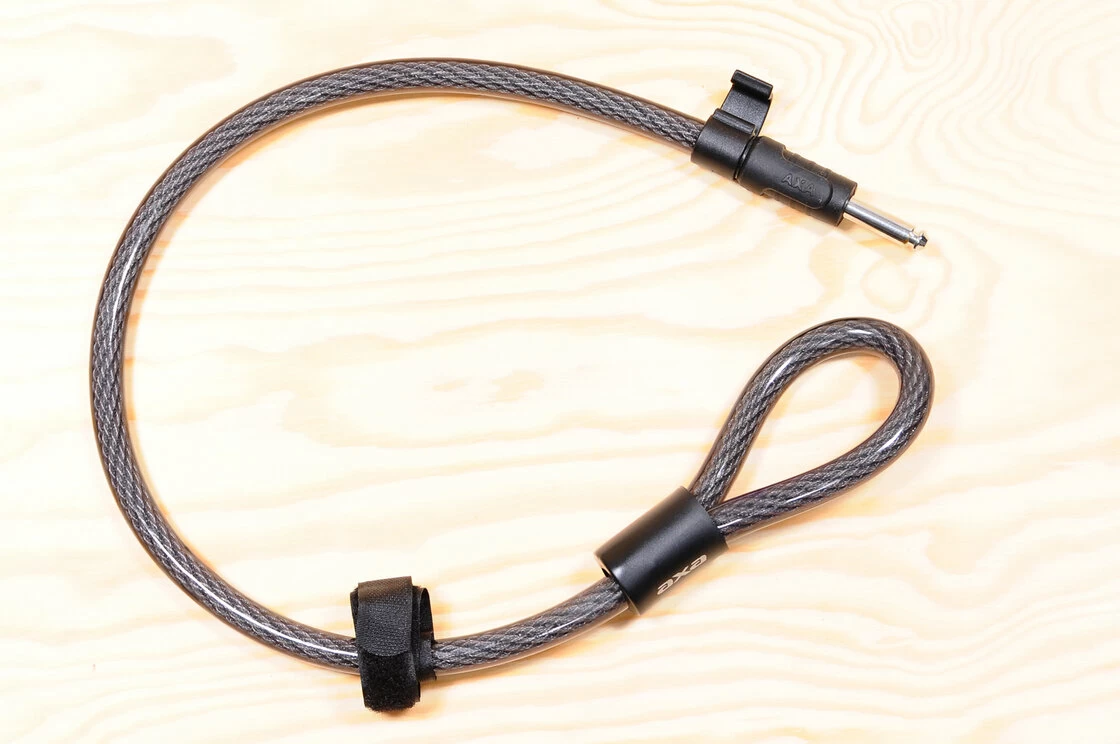 Linka zabezpieczejąca AXA RL 80/15 do podkowy AXA Defender