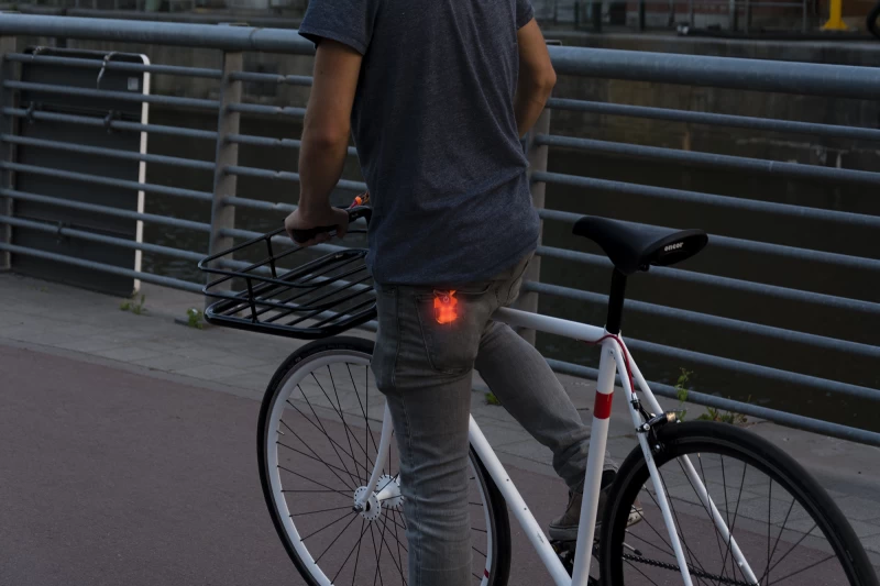 Odblaskowy klips z diodami LED WOWOW Magnetlight Urban