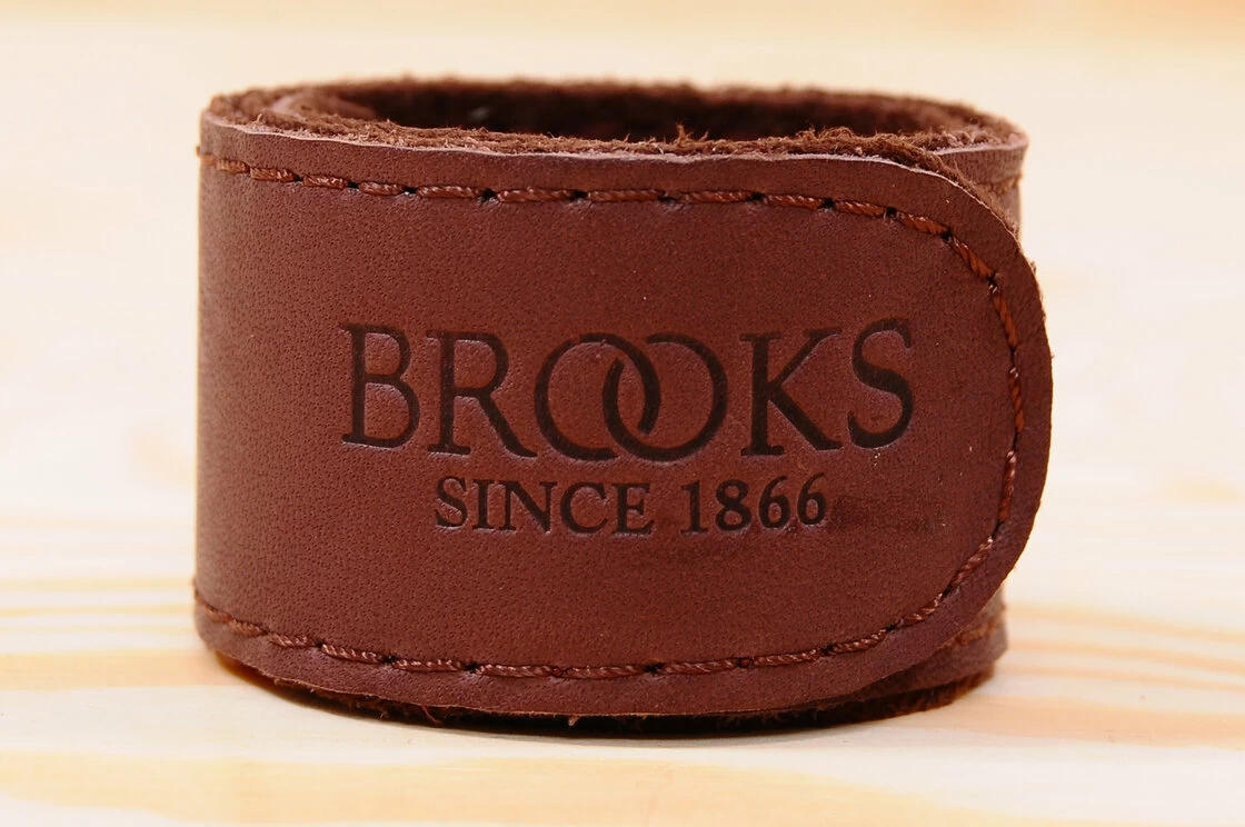 Opaska na nogawkę Brooks Trouser Strap brązowy