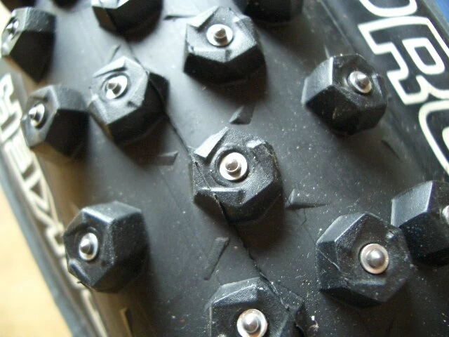 Opona Schwalbe Ice Spiker Pro 29 x 2.25 (57-622) ZWIJANE