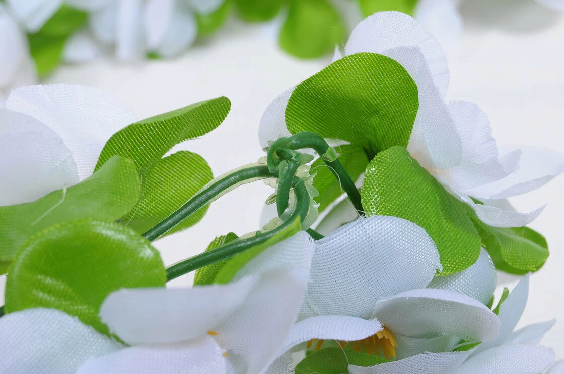Ozdobny wianek Basil Flower / 170 cm, 3 kolory Kolor: biały