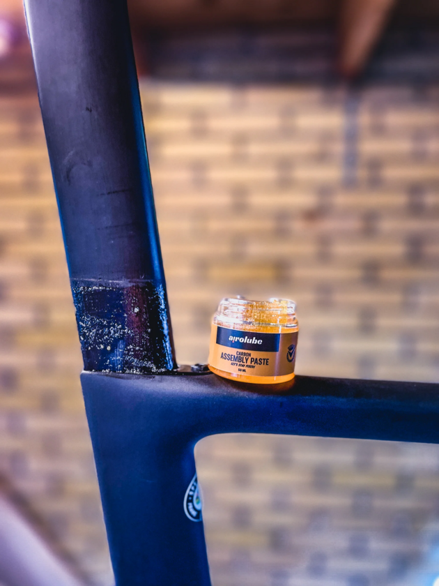 Pasta montażowa do części karbonowych Airolube Carbon Assembly Paste 50 ml