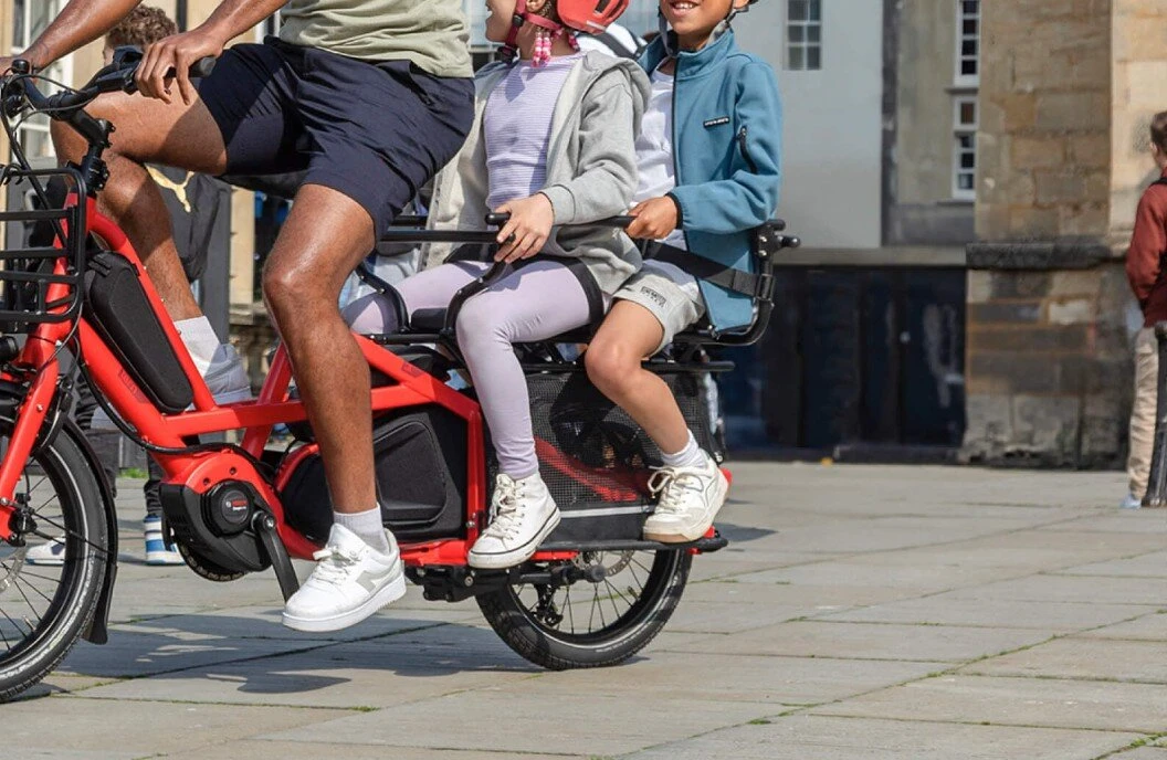 Platformy transportowe z funkcją podnóżków Tern Stow Decks